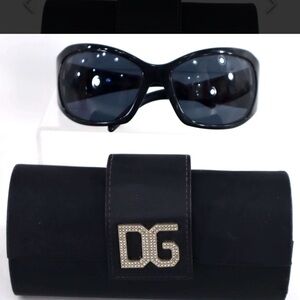 Authentic Dolce and Gabbana Sunglasses DG4007 with velvet case and COA Dolce & Gabbana DG4007-B Black Sunglasses • 61 17 115 w/Case  main image 2